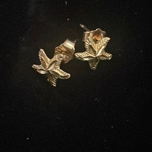 14k gold star earrings with 14k gold backing